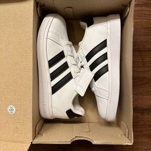 Kids Classic Adidas Grand Court 2.0 EL K. Size 12K